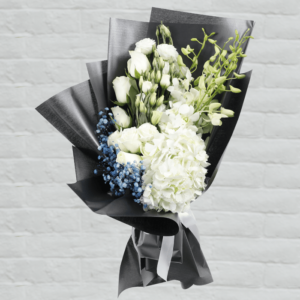 A Signature Bouquet | Blacktulipflowers.in